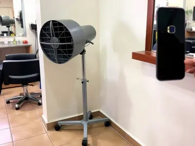 Casque séchoir professionnel sur pied · Libreville