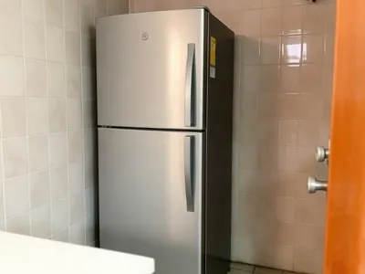 Réfrigérateur double porte 350 litres · Libreville
