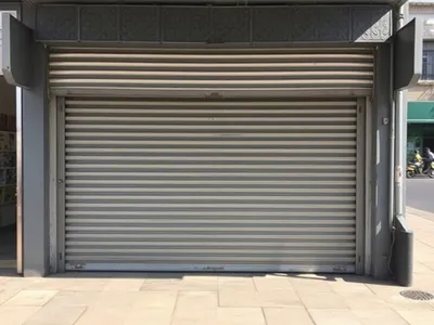 Local commercial de 45 m² sur la route de Louis · Libreville