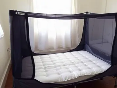 Lit parapluie bébé avec matelas · Libreville