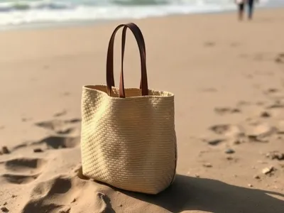 Sac cabas en raphia tressé main · Akanda