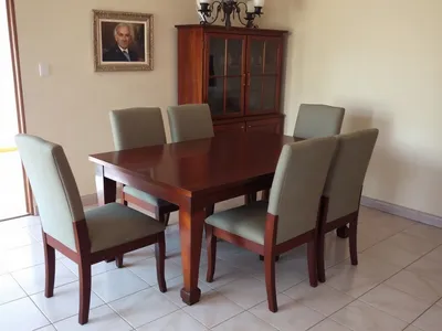 Table à manger 6 places en bois · Libreville