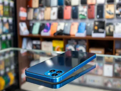 iPhone 13 128 Go, batterie 89 % · Libreville