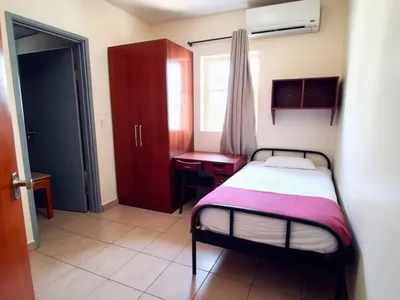 Chambre meublée pour étudiante à Derrière la Prison · Libreville